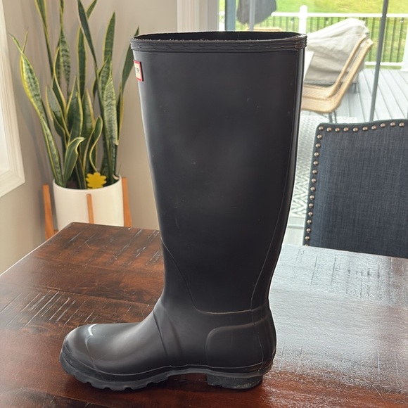 Matte Black Hunter Boots - Size 7 - Picture 10 of 12